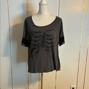 Torrid Women's Black Feather Print Top